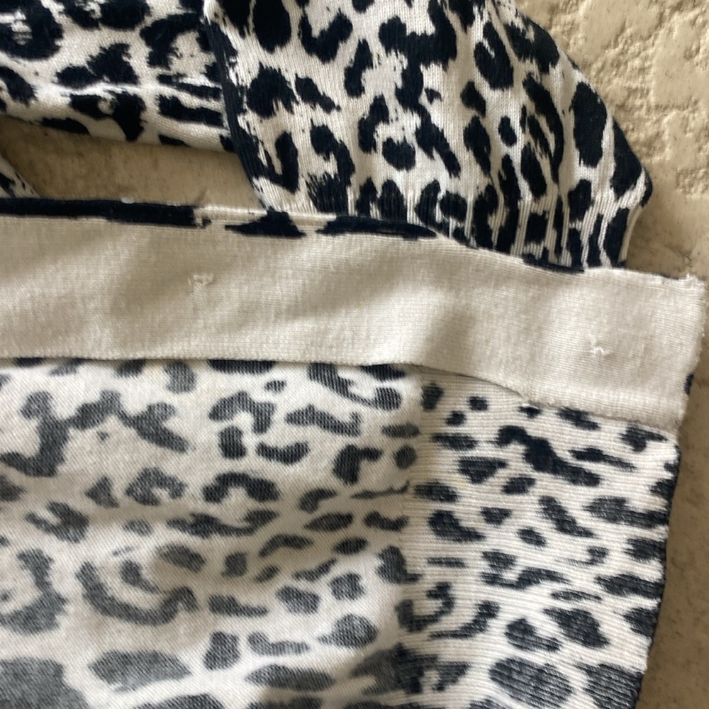 Josephine Studio Boutique Animal Print Black White Cardigan size Small - Picture 6 of 6